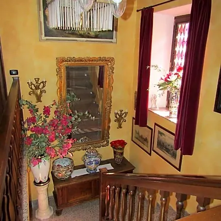 Bed & Breakfast - Foresteria - Frontelago 4*