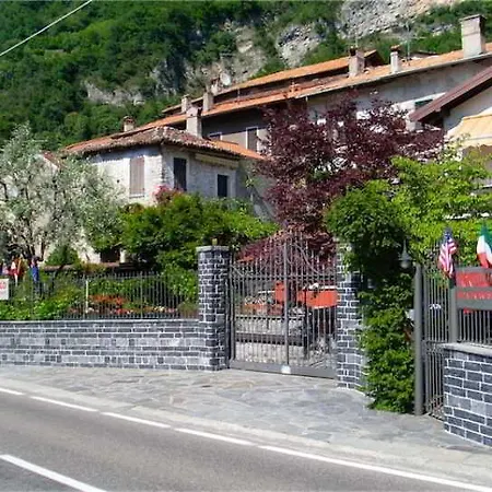 - Foresteria - Frontelago Couette-café Mandello del Lario