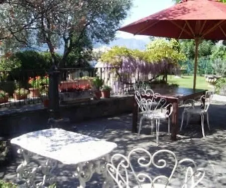 - Foresteria - Frontelago Couette-café Mandello del Lario