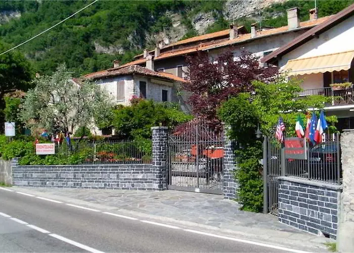 - Foresteria - Frontelago Nocleg ze śniadaniem Mandello del Lario