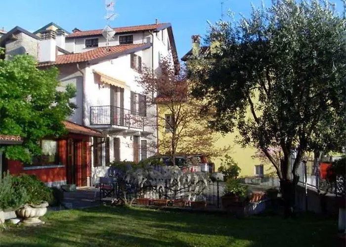 Nocleg ze śniadaniem - Foresteria - Frontelago 4*